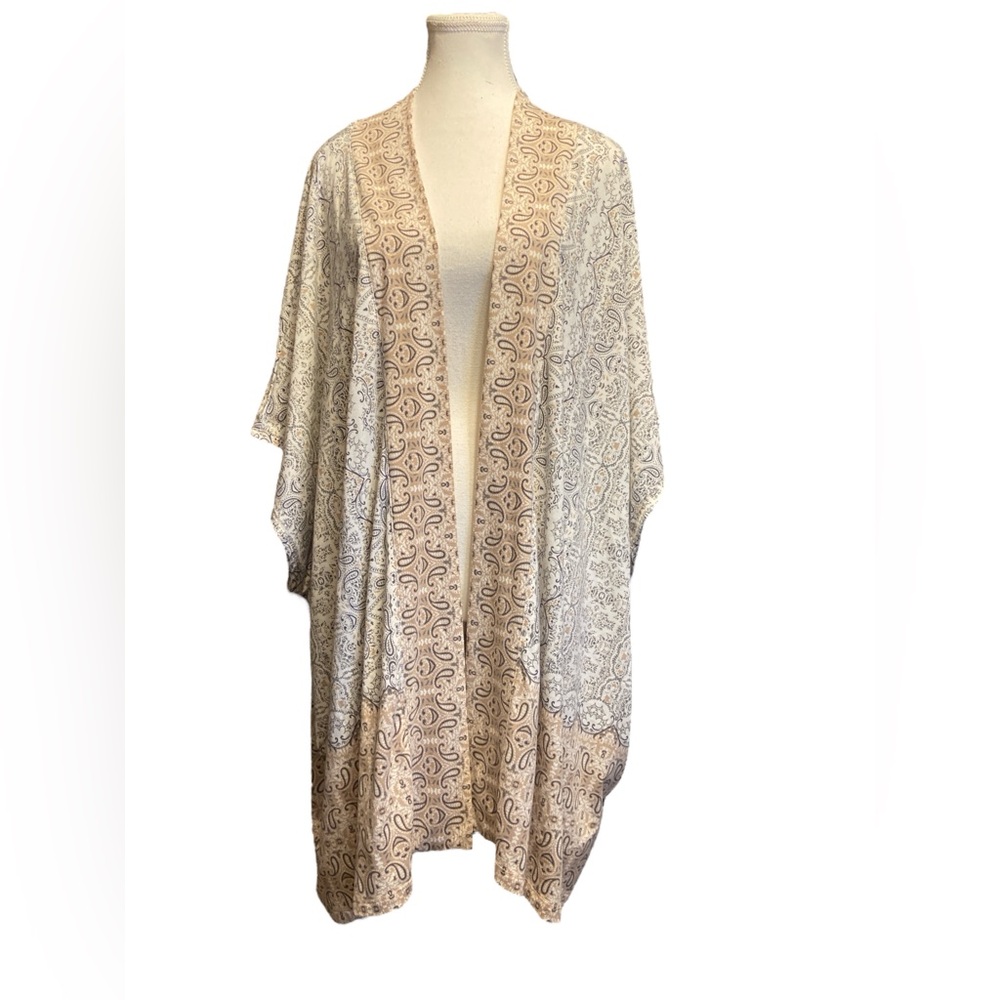 Isaac Mizrahi Live Beige and Cream Patterned Wrap